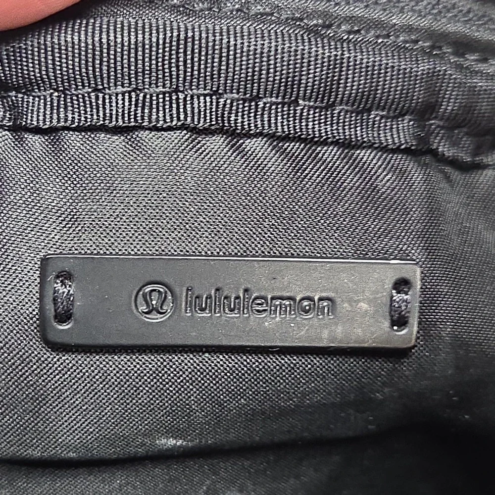 Lululemon Everywhere Belt Bag Unisex Black Adjustable Strap Fanny Pack Stretch